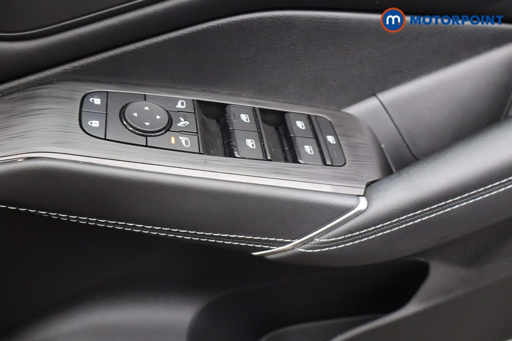 Nissan Qashqai N-Connecta Automatic Petrol-Electric Hybrid SUV - Stock Number (1644571) - 8th supplementary image