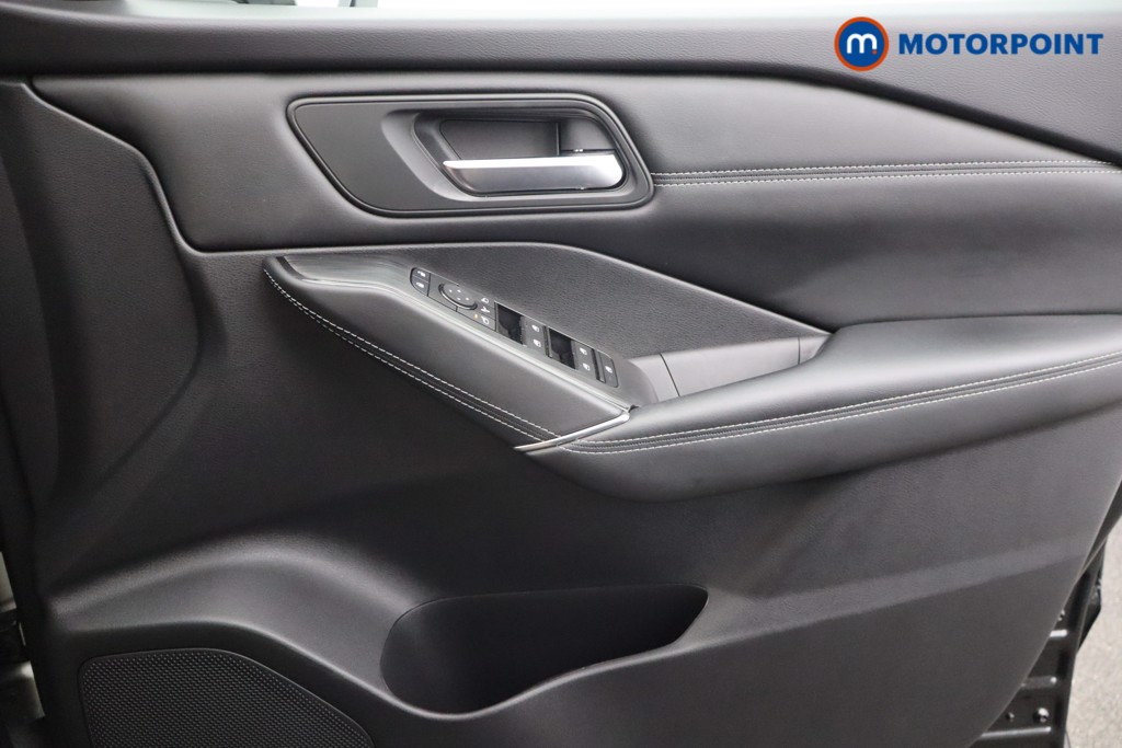 Nissan Qashqai N-Connecta Automatic Petrol-Electric Hybrid SUV - Stock Number (1644571) - 9th supplementary image