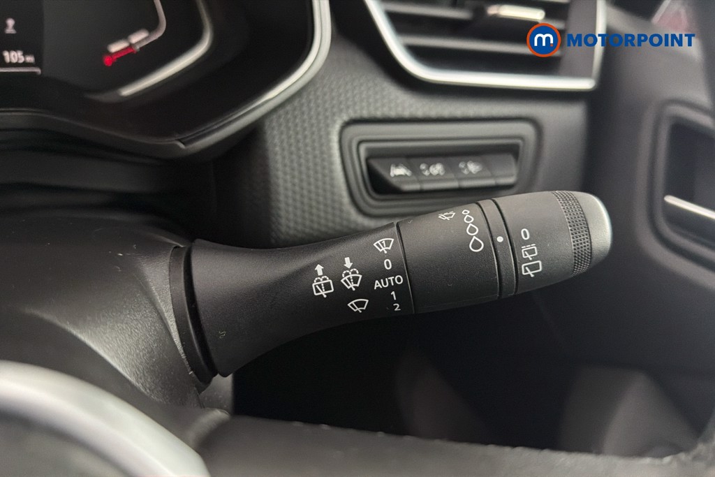 Renault Clio Evolution Manual Petrol Hatchback - Stock Number (1644600) - 7th supplementary image