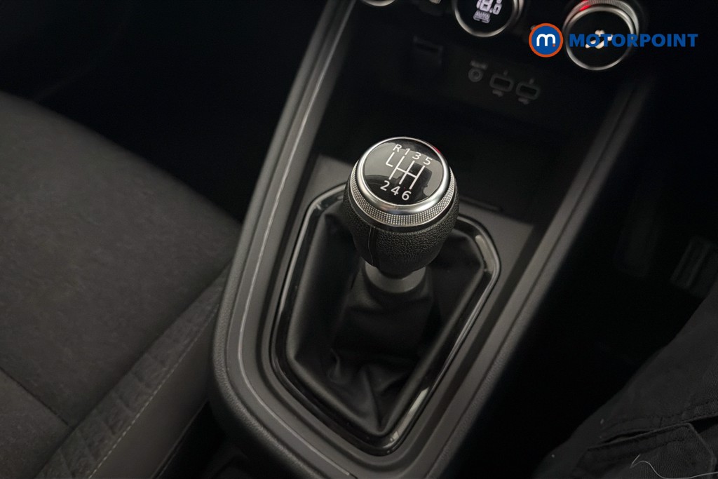 Renault Clio Evolution Manual Petrol Hatchback - Stock Number (1644600) - 15th supplementary image