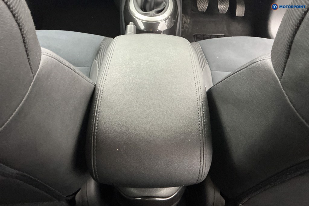 Nissan Juke N-Connecta Manual Diesel SUV - Stock Number (1645070) - 11th supplementary image