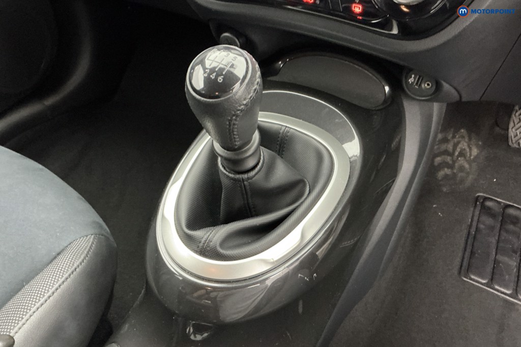 Nissan Juke N-Connecta Manual Diesel SUV - Stock Number (1645070) - 15th supplementary image
