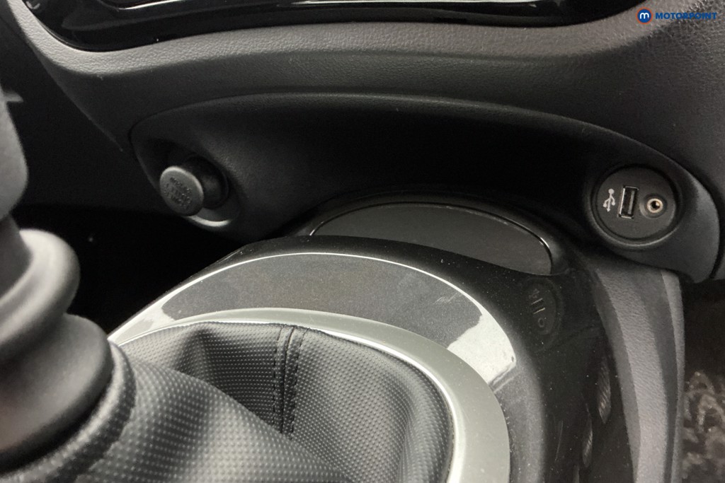 Nissan Juke N-Connecta Manual Diesel SUV - Stock Number (1645070) - 16th supplementary image