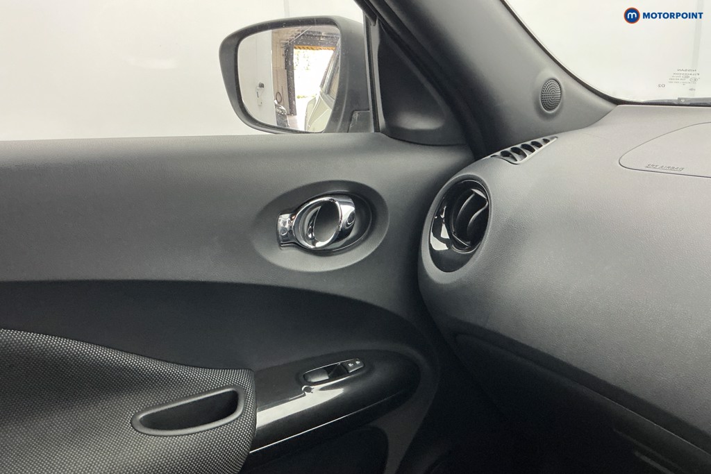 Nissan Juke N-Connecta Manual Diesel SUV - Stock Number (1645070) - 19th supplementary image