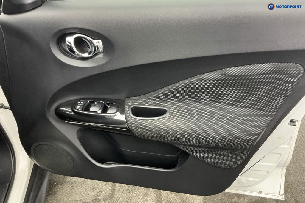Nissan Juke N-Connecta Manual Diesel SUV - Stock Number (1645070) - 24th supplementary image