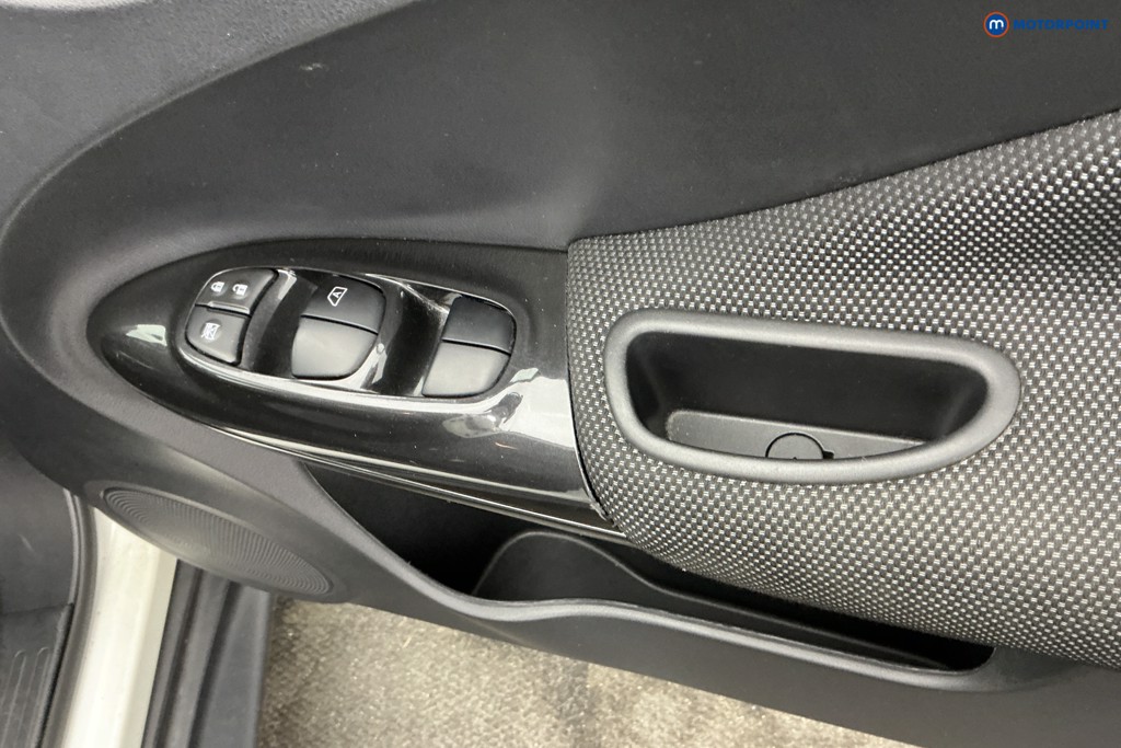 Nissan Juke N-Connecta Manual Diesel SUV - Stock Number (1645070) - 25th supplementary image