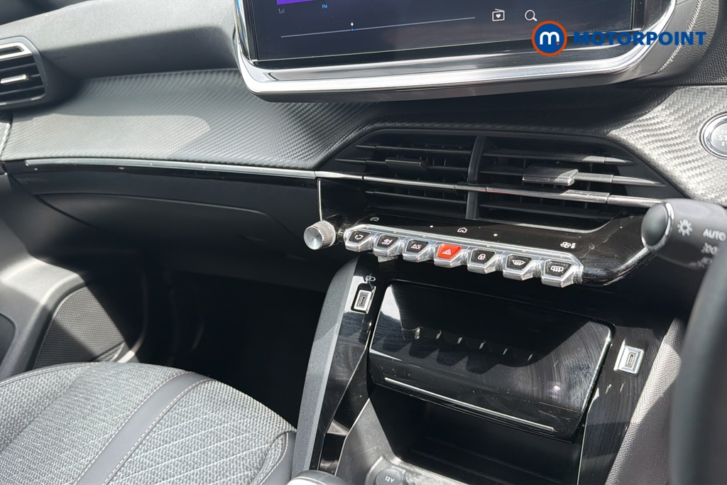 Peugeot 2008 Allure Manual Petrol SUV - Stock Number (1645391) - 12th supplementary image