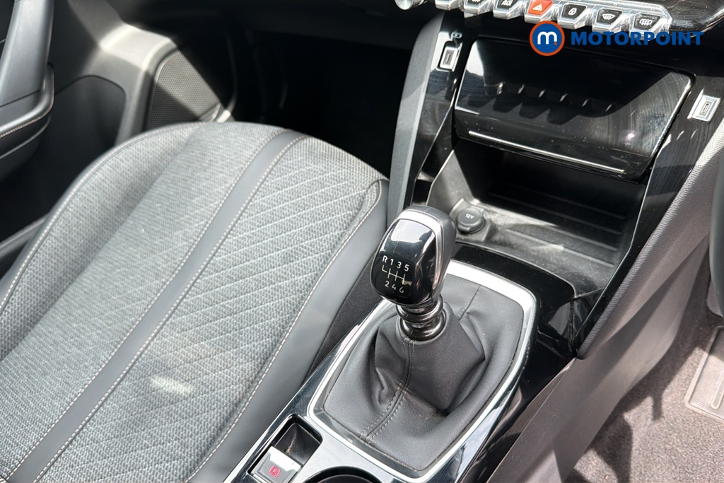 Peugeot 2008 Allure Manual Petrol SUV - Stock Number (1645391) - 15th supplementary image