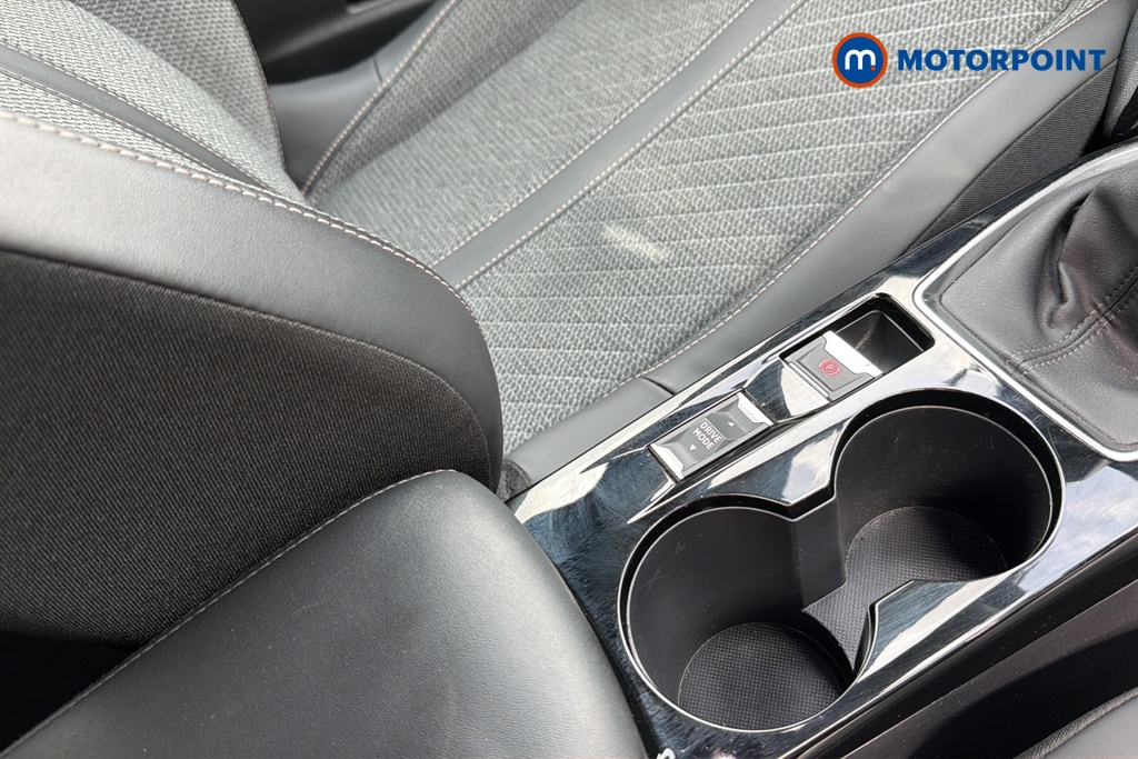 Peugeot 2008 Allure Manual Petrol SUV - Stock Number (1645391) - 16th supplementary image