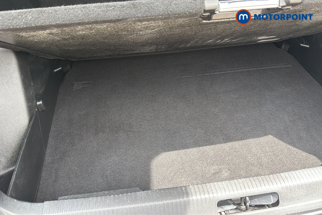 Peugeot 2008 Allure Manual Petrol SUV - Stock Number (1645391) - 33rd supplementary image