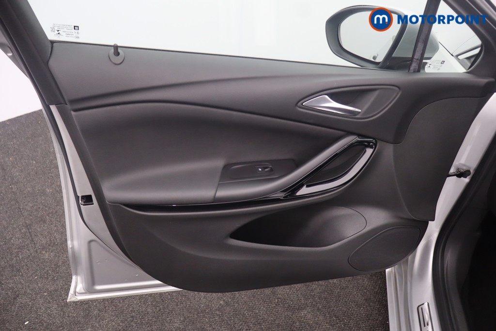 Vauxhall Astra Elite Nav Manual Petrol Hatchback - Stock Number (1645594) - 28th supplementary image