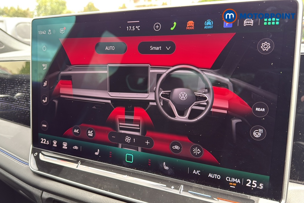 Volkswagen Tiguan R-Line Automatic Petrol SUV - Stock Number (1645667) - 12th supplementary image