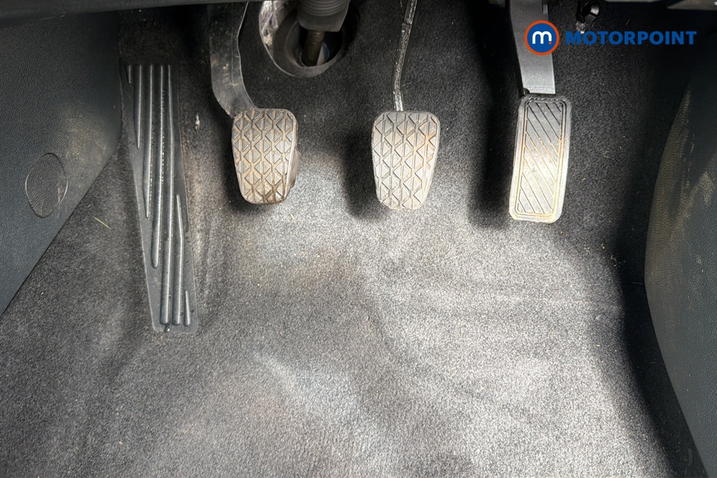 Ford Ecosport Titanium Manual Petrol SUV - Stock Number (1646004) - 24th supplementary image