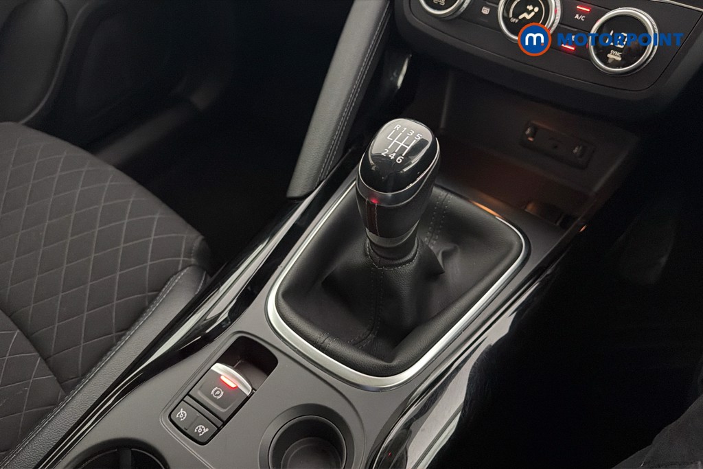 Renault Kadjar Iconic Manual Petrol SUV - Stock Number (1646039) - 15th supplementary image