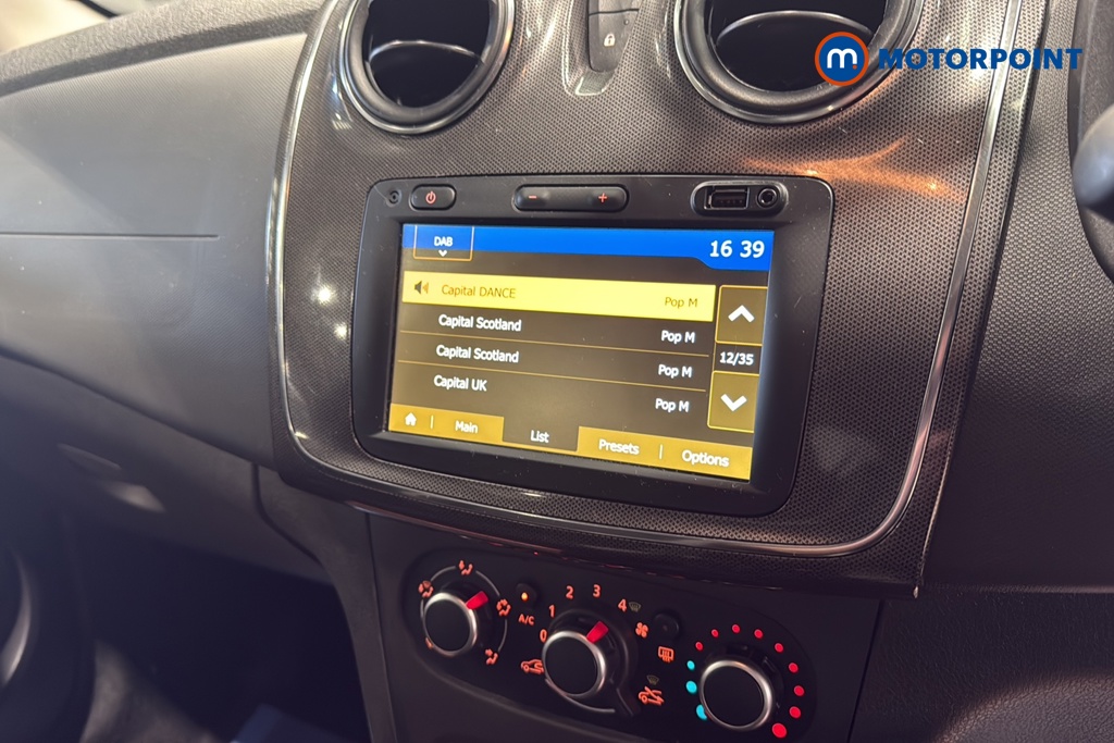 Dacia Sandero Stepway Comfort Manual Diesel Hatchback - Stock Number (1646300) - 8th supplementary image