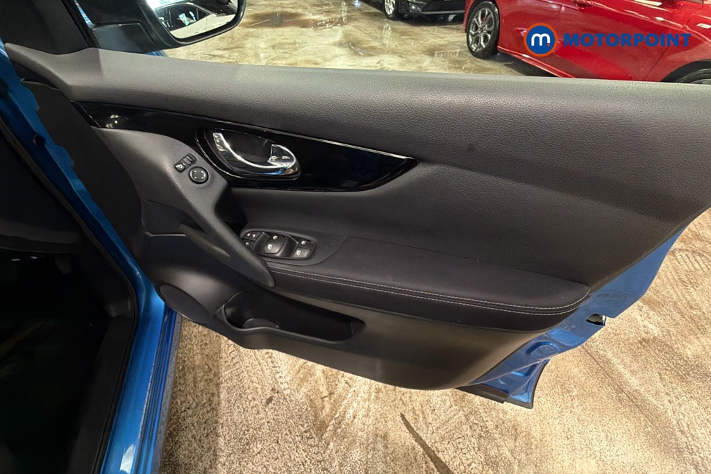 Nissan Qashqai Acenta Premium Manual Petrol SUV - Stock Number (1646383) - 19th supplementary image