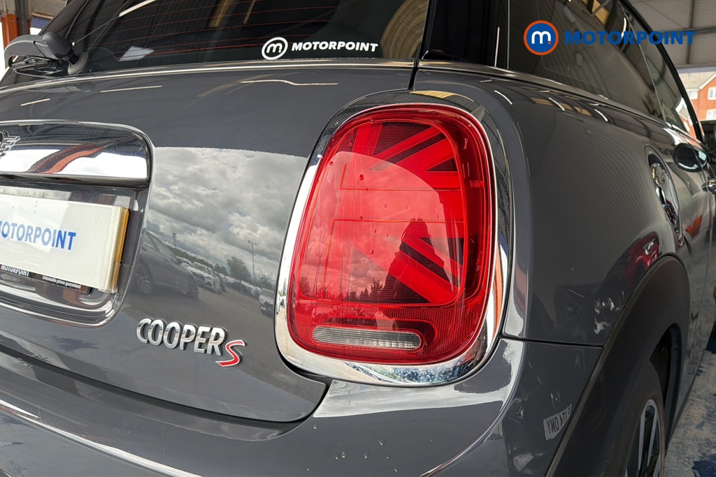 Mini Hatchback Cooper S Exclusive Automatic Petrol Hatchback - Stock Number (1647075) - 36th supplementary image