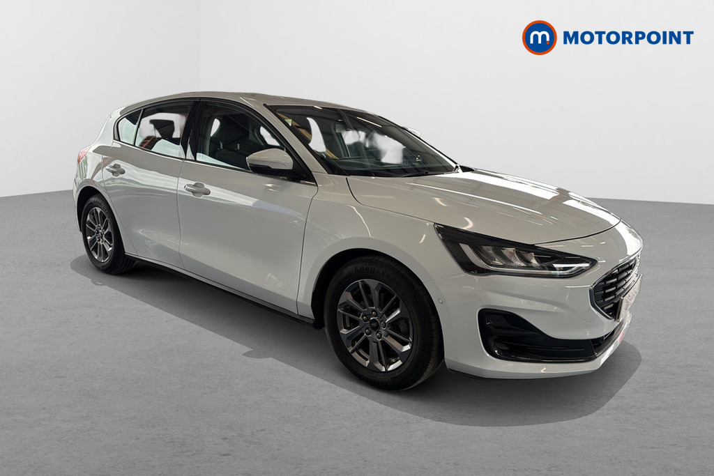 Ford Focus Titanium Manual Petrol Hatchback - Stock Number (1647142) - Drivers side front corner