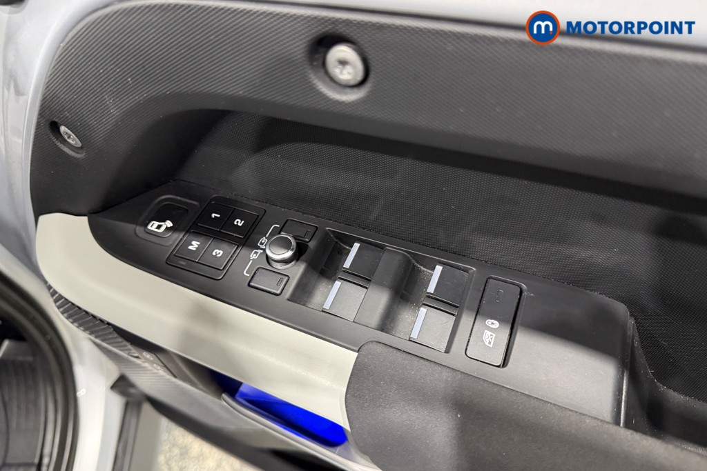 Land Rover Defender Xs Edition Automatic Petrol Plug-In Hybrid SUV - Stock Number (1647151) - 31st supplementary image