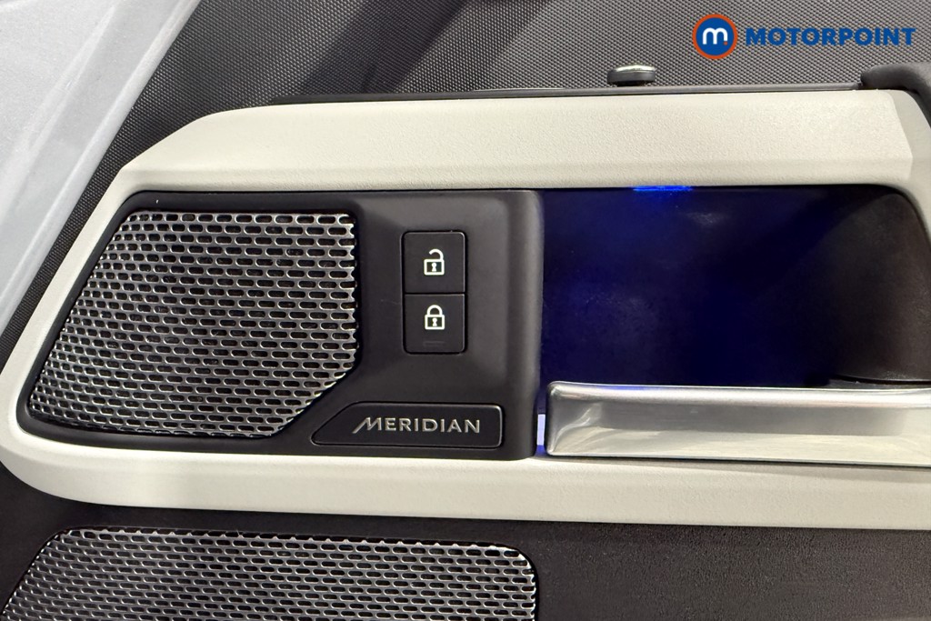 Land Rover Defender Xs Edition Automatic Petrol Plug-In Hybrid SUV - Stock Number (1647151) - 32nd supplementary image
