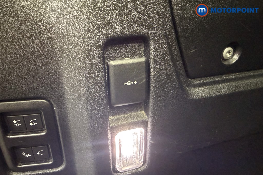 Land Rover Defender Xs Edition Automatic Petrol Plug-In Hybrid SUV - Stock Number (1647151) - 45th supplementary image