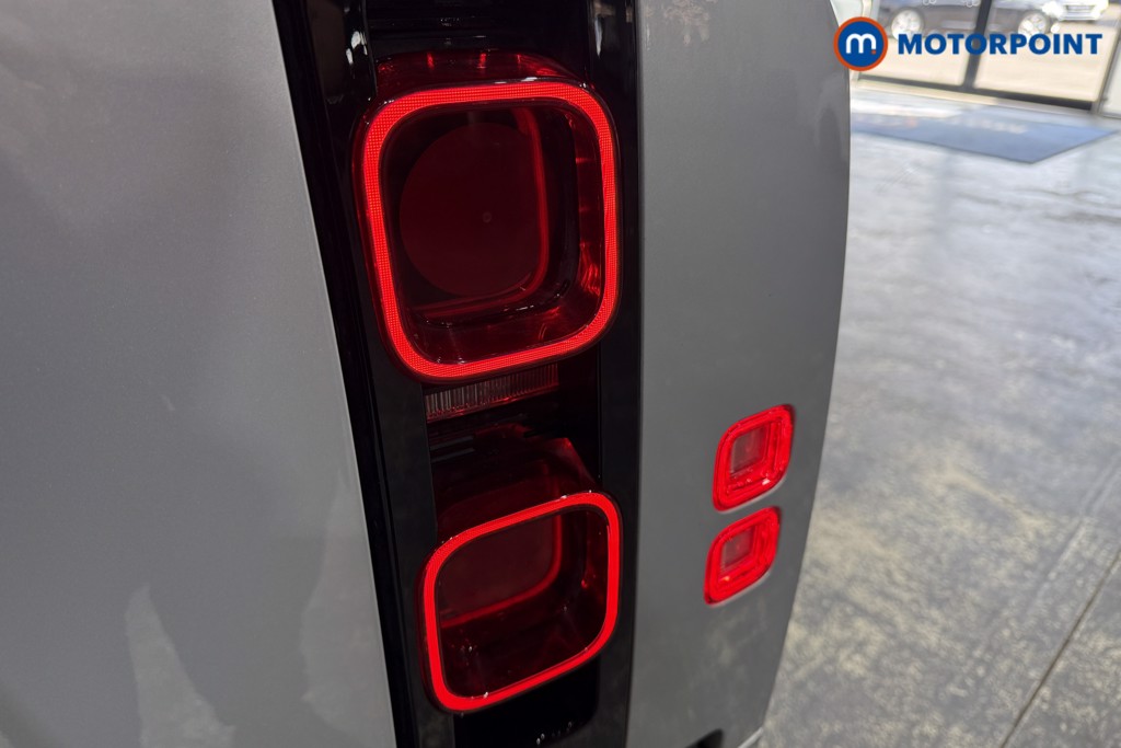 Land Rover Defender Xs Edition Automatic Petrol Plug-In Hybrid SUV - Stock Number (1647151) - 58th supplementary image