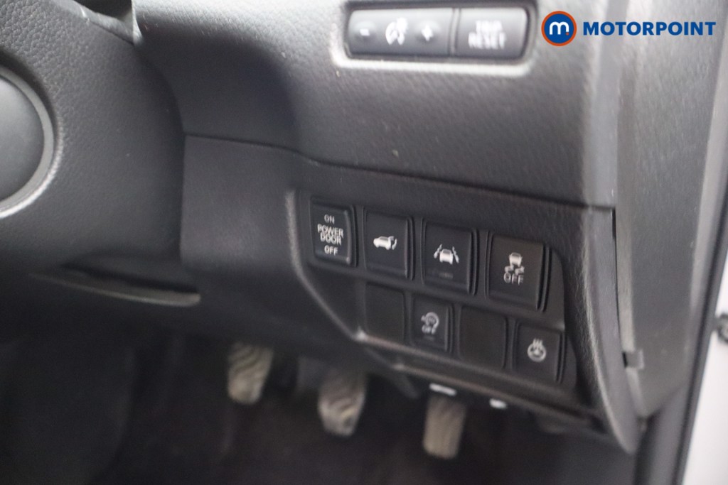 Nissan X-Trail Tekna Manual Petrol SUV - Stock Number (1647355) - 14th supplementary image