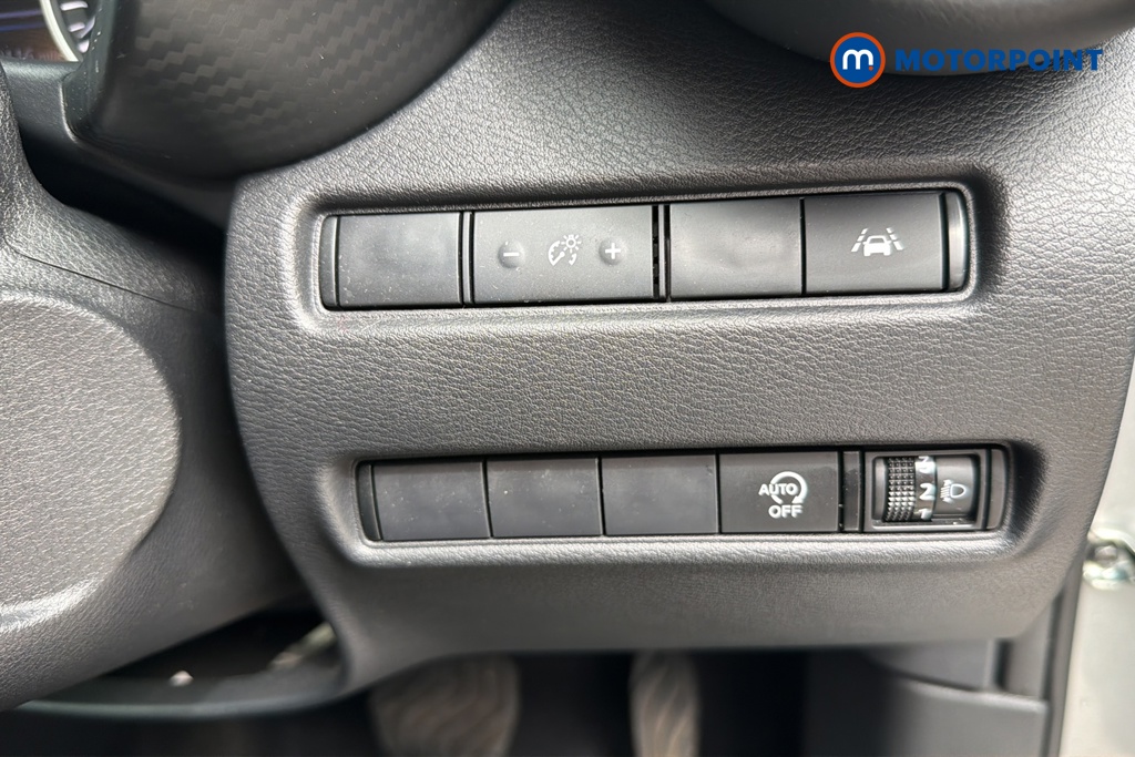 Nissan Juke N-Connecta Automatic Petrol SUV - Stock Number (1647919) - 11th supplementary image