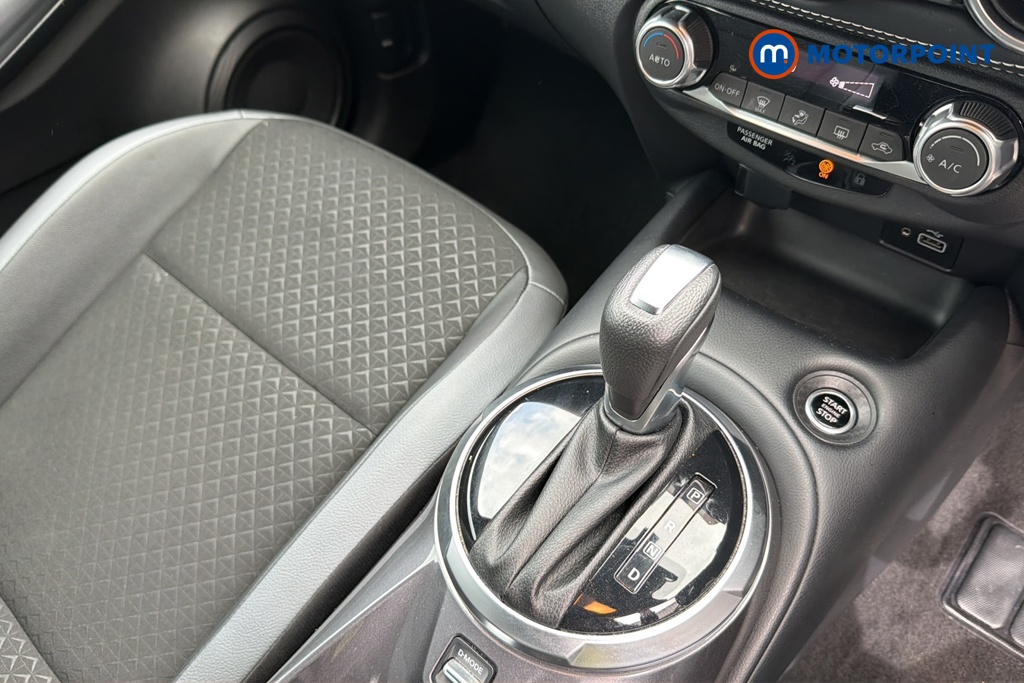 Nissan Juke N-Connecta Automatic Petrol SUV - Stock Number (1647919) - 15th supplementary image