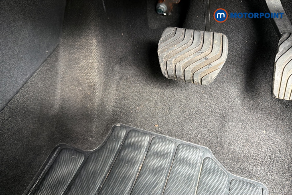Nissan Juke N-Connecta Automatic Petrol SUV - Stock Number (1647919) - 24th supplementary image