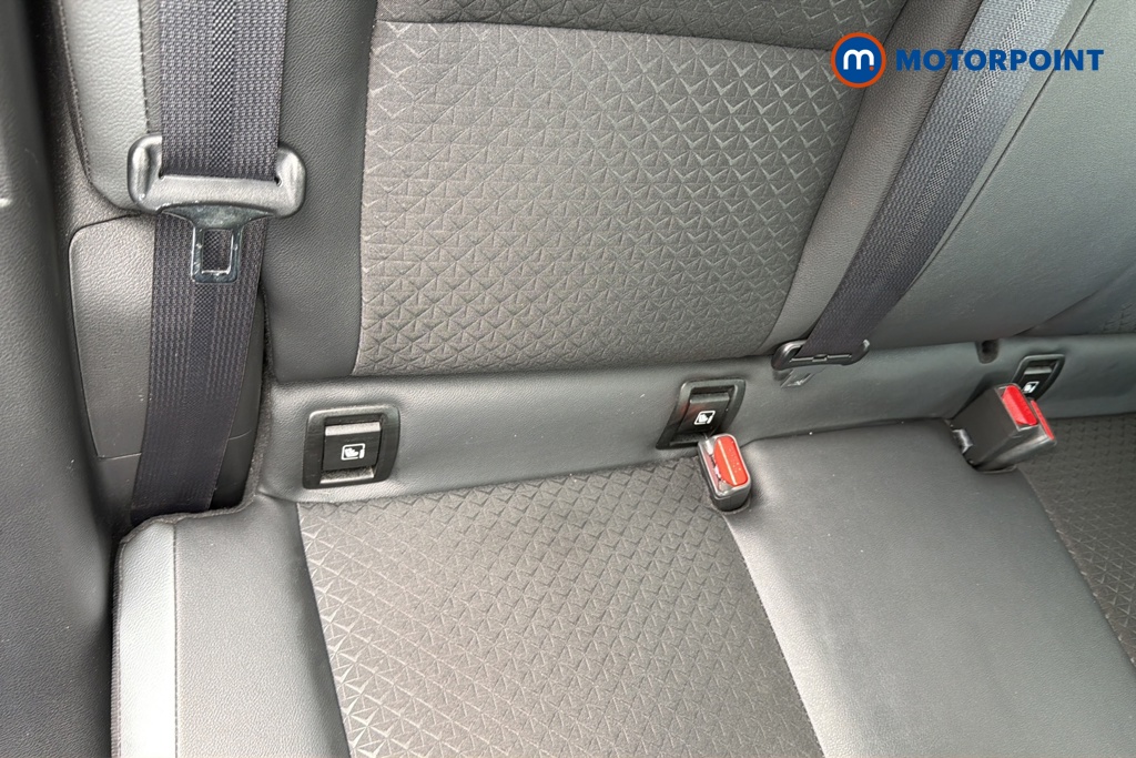 Nissan Juke N-Connecta Automatic Petrol SUV - Stock Number (1647919) - 27th supplementary image