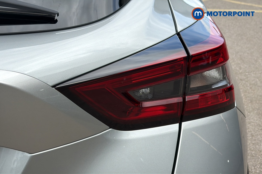 Nissan Juke N-Connecta Automatic Petrol SUV - Stock Number (1647919) - 36th supplementary image