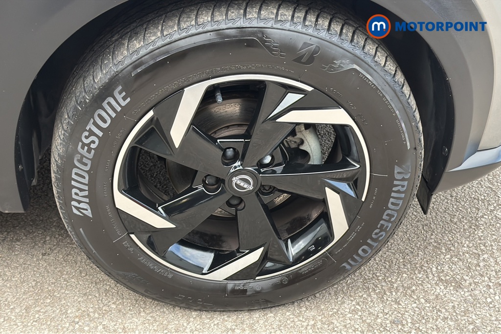 Nissan Juke N-Connecta Automatic Petrol SUV - Stock Number (1647919) - 47th supplementary image