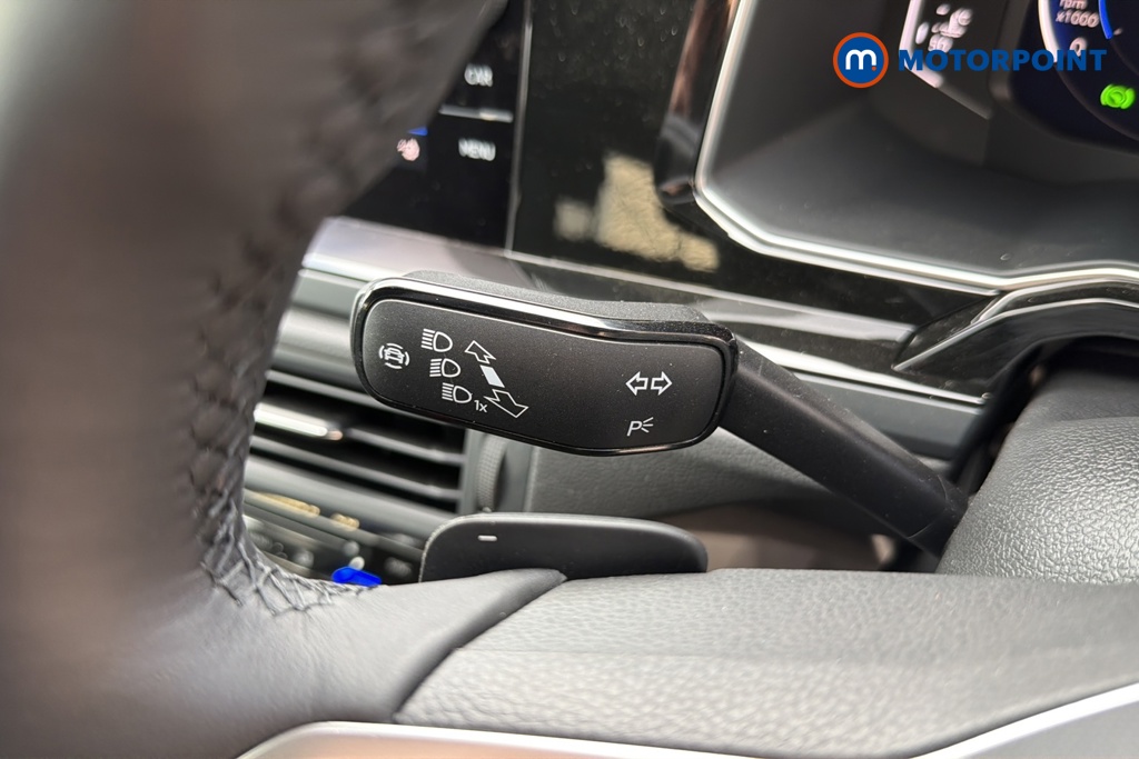 Volkswagen Polo R-Line Automatic Petrol Hatchback - Stock Number (1647996) - 5th supplementary image