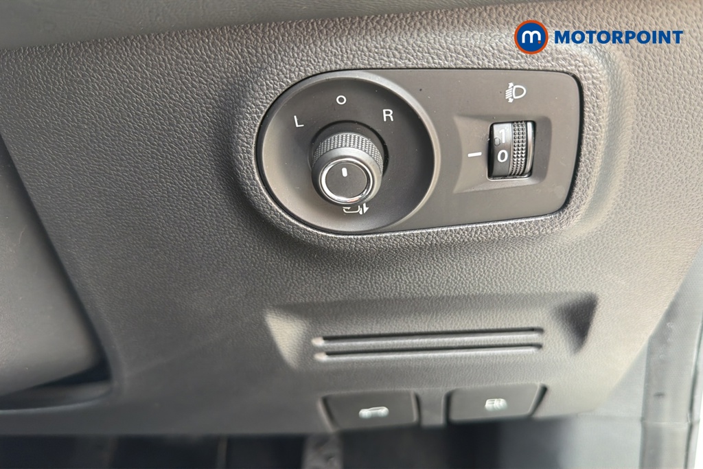 Mg Motor Uk ZS Exclusive Manual Petrol SUV - Stock Number (1648020) - 11th supplementary image