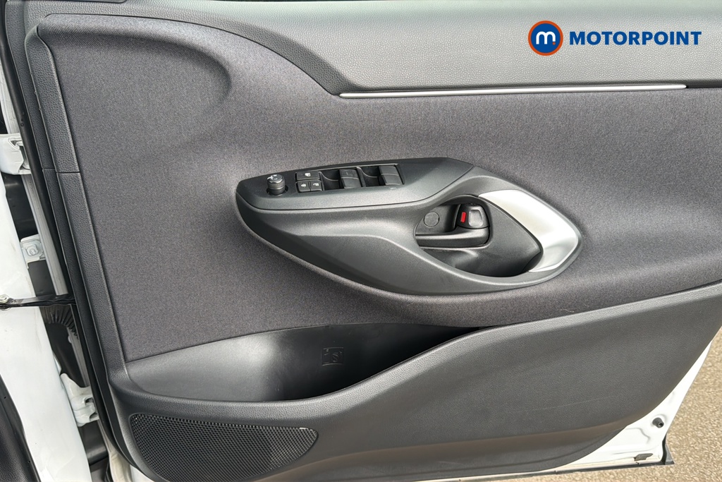 Toyota Yaris Cross Icon Automatic Petrol-Electric Hybrid Estate - Stock Number (1648058) - 18th supplementary image
