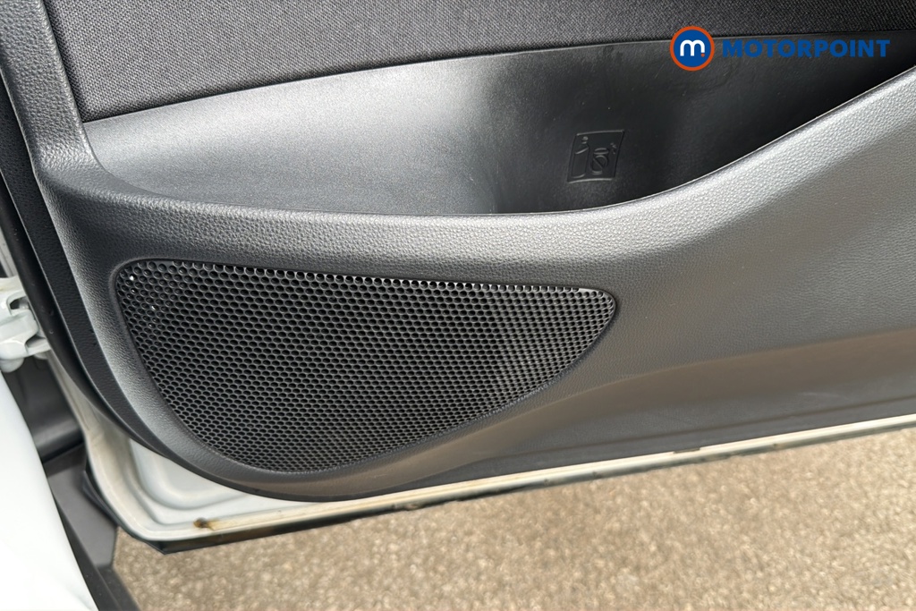 Toyota Yaris Cross Icon Automatic Petrol-Electric Hybrid Estate - Stock Number (1648058) - 21st supplementary image