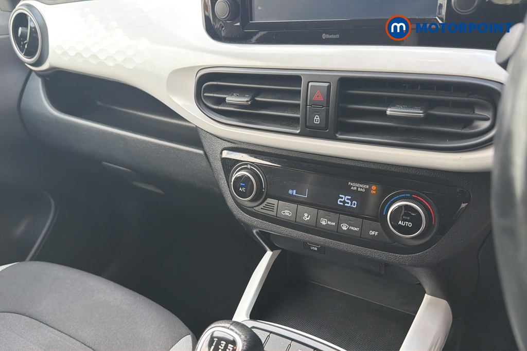 Hyundai I10 Premium Manual Petrol Hatchback - Stock Number (1648372) - 12th supplementary image