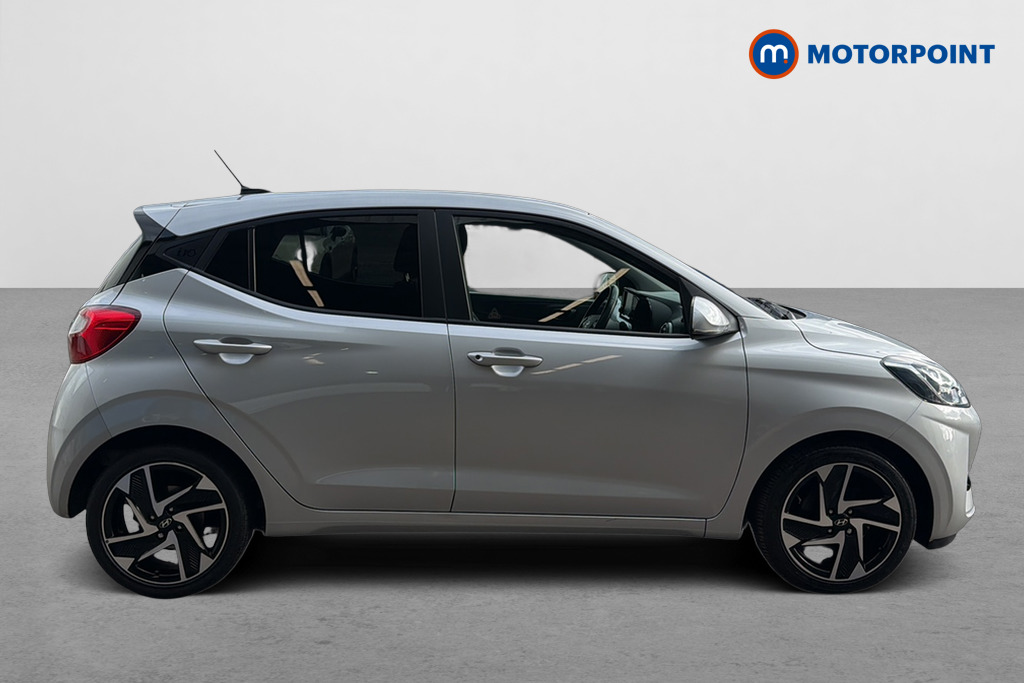 Hyundai I10 Premium Manual Petrol Hatchback - Stock Number (1648372) - Passenger side