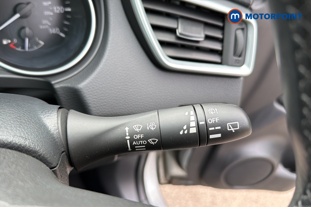 Nissan Qashqai N-Motion Automatic Petrol SUV - Stock Number (1648566) - 6th supplementary image