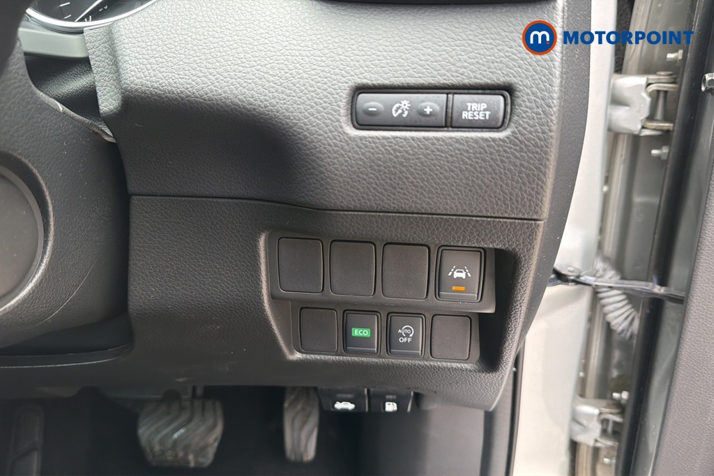 Nissan Qashqai N-Motion Automatic Petrol SUV - Stock Number (1648566) - 11th supplementary image