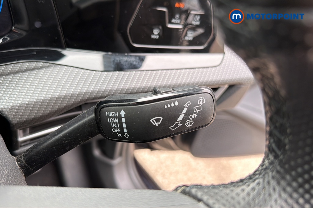 Volkswagen Golf R-Line Manual Petrol Hatchback - Stock Number (1648619) - 6th supplementary image