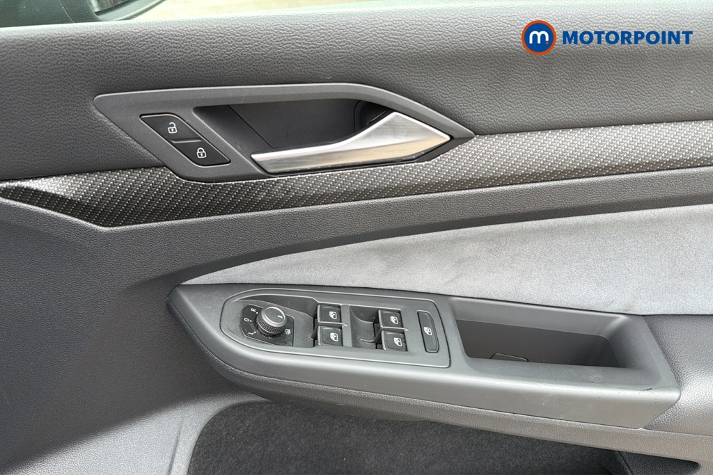 Volkswagen Golf R-Line Manual Petrol Hatchback - Stock Number (1648619) - 19th supplementary image
