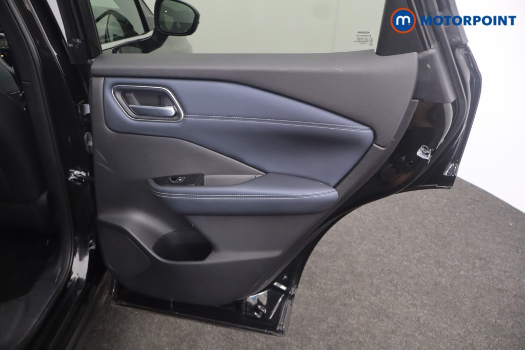 Nissan Qashqai Tekna Automatic Petrol SUV - Stock Number (1649417) - 22nd supplementary image