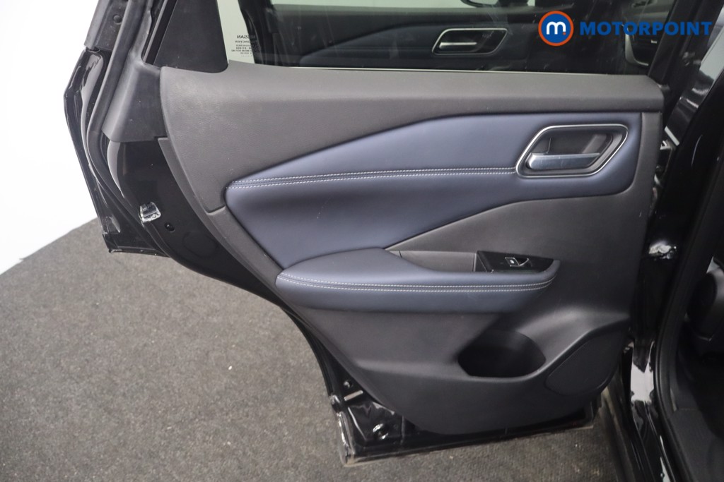 Nissan Qashqai Tekna Automatic Petrol SUV - Stock Number (1649417) - 26th supplementary image
