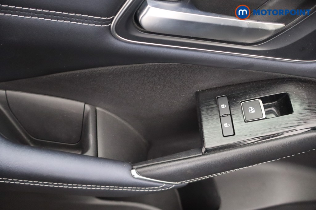 Nissan Qashqai Tekna Automatic Petrol SUV - Stock Number (1649417) - 32nd supplementary image