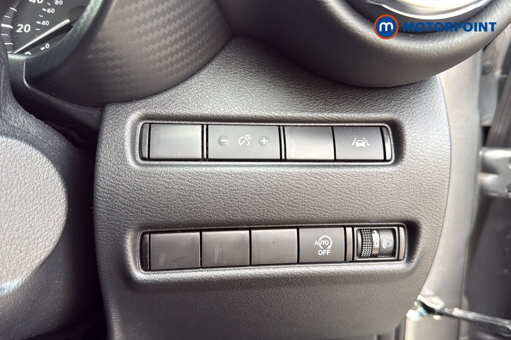 Nissan Juke N-Connecta Manual Petrol SUV - Stock Number (1649576) - 11th supplementary image