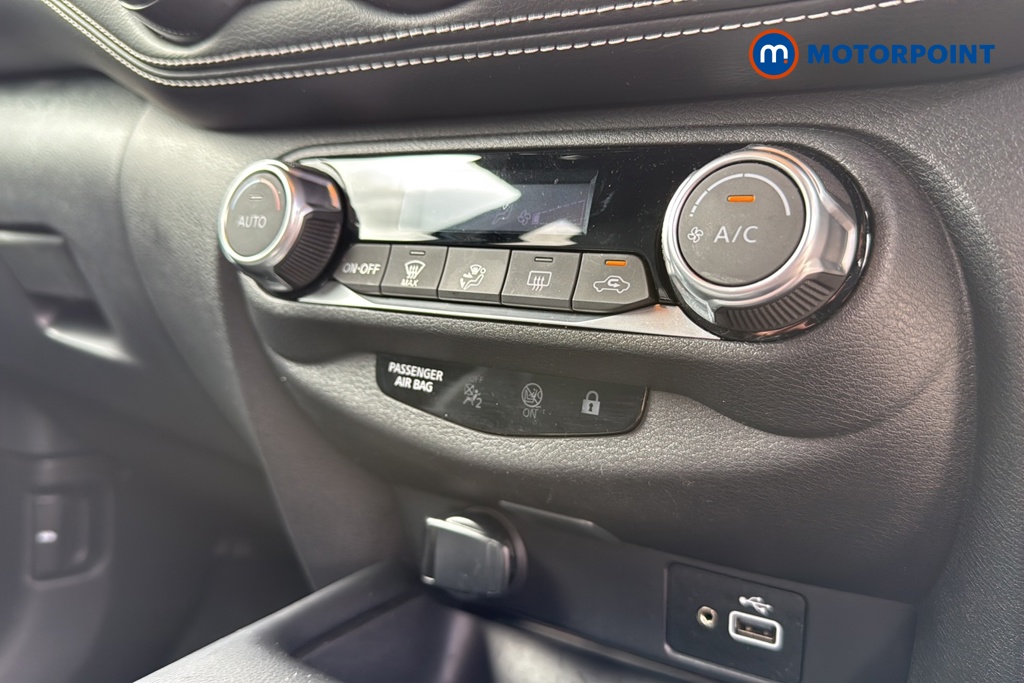 Nissan Juke N-Connecta Manual Petrol SUV - Stock Number (1649576) - 12th supplementary image