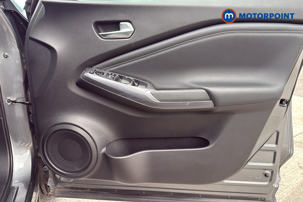 Nissan Juke N-Connecta Manual Petrol SUV - Stock Number (1649576) - 18th supplementary image