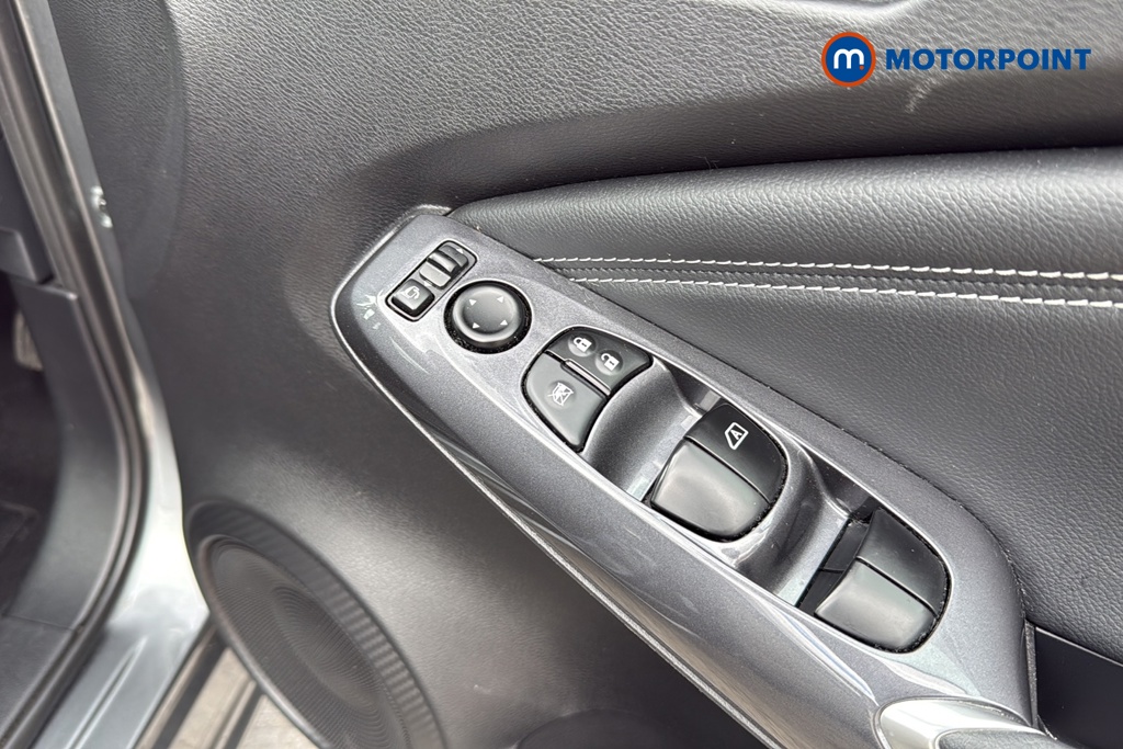 Nissan Juke N-Connecta Manual Petrol SUV - Stock Number (1649576) - 19th supplementary image